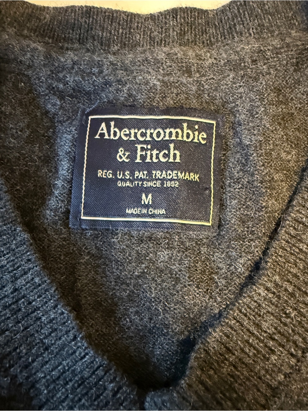 Abercrombie & Fitch Men's Charcoal Crewneck Wool Blend Medium Sweater - Picture 3 of 9